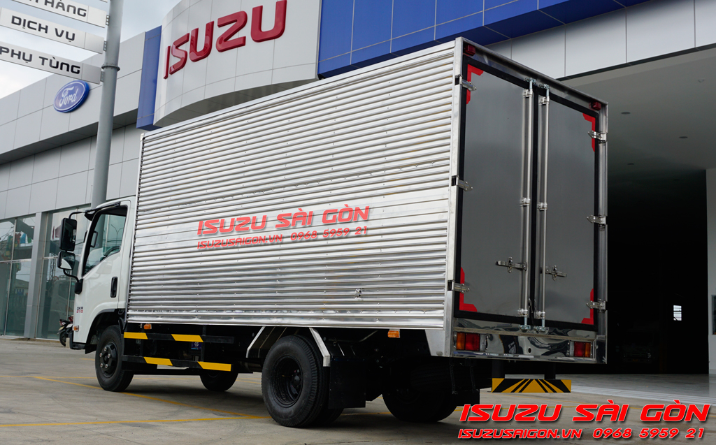 Xe Tải Isuzu 2T4 QKR QMR77HE5A Thùng Kín 3